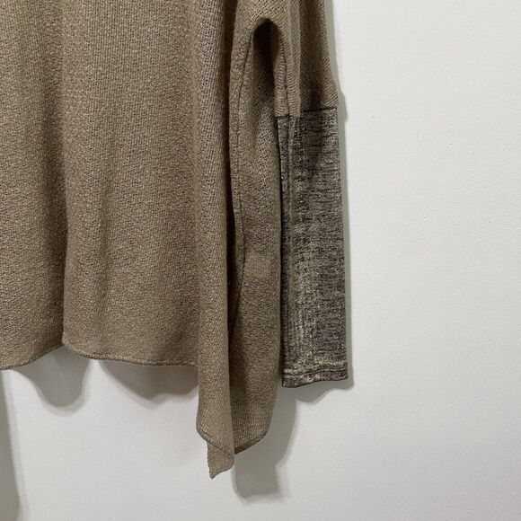 Abi Ferrin Sweater Knit Top S Tan Gold Shimmer Sleeve V Neck Shark Bite Hem Thin - Picture 2 of 12